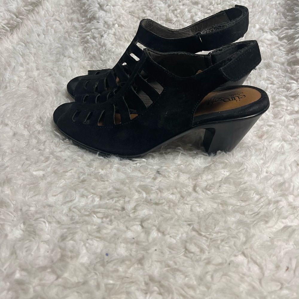 Euro Soft by Sofft leather suede Black Heeled Shoes with Cage Design SZ7.5M
